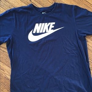 Men’s Large nike t-shirt Navy Blue W/white logo